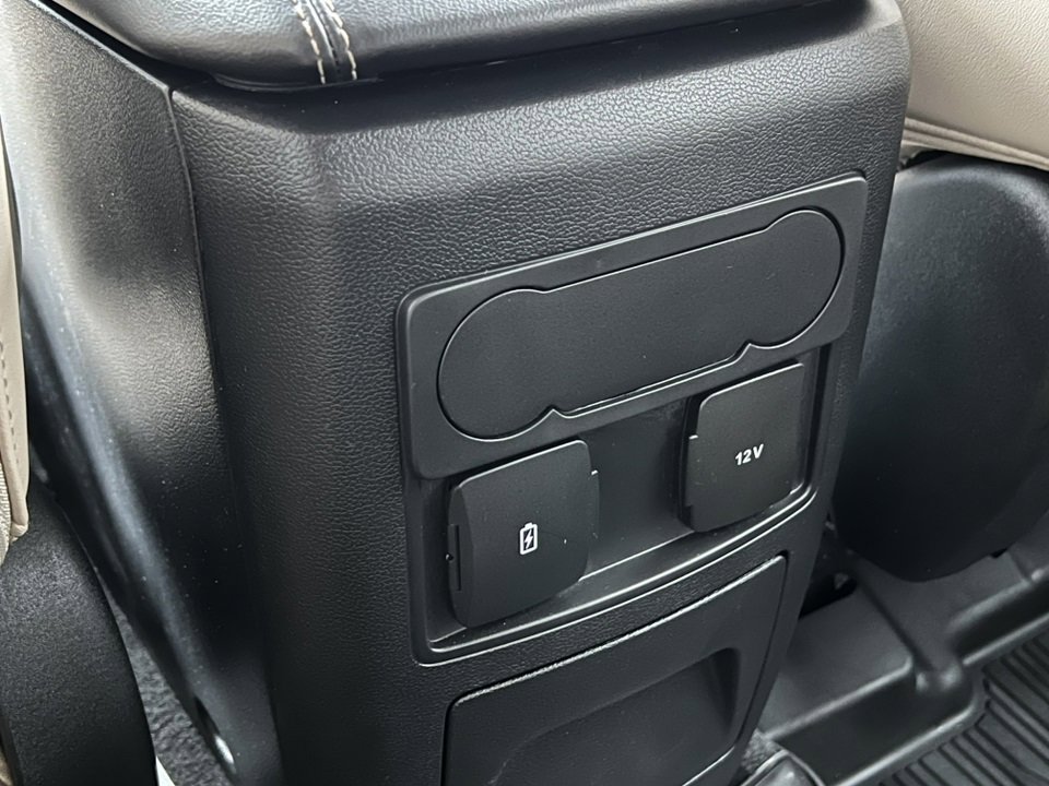 Certified 2023 Ford Explorer XLT w/ Equipment Group 202A image 33