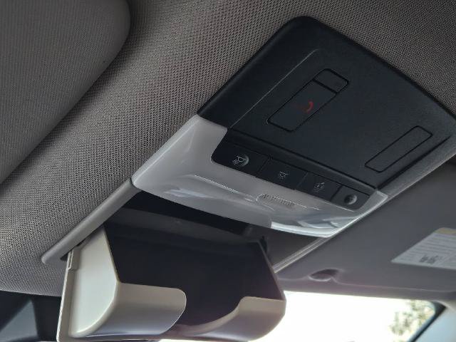 Used 2025 Nissan Rogue SV FWD image 29
