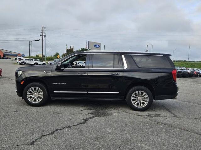 Used 2024 GMC Yukon XL Denali AWD/4WD image 4