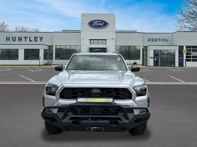 Used 2025 Toyota 4Runner TRD Off-Road Premium AWD/4WD image 3