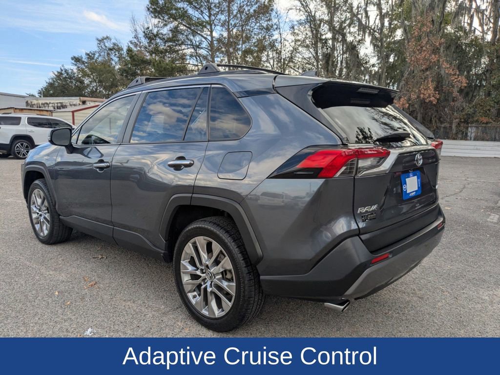Used 2019 Toyota RAV4 Limited image 3