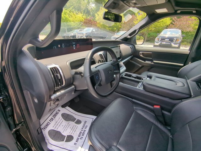 Certified 2025 Ford Expedition Platinum w/ Stealth Performance Package AWD/4WD image 15