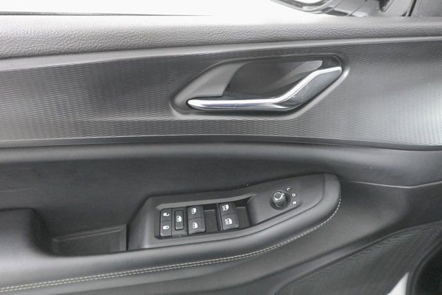 Used 2024 Jeep Grand Cherokee Altitude image 8