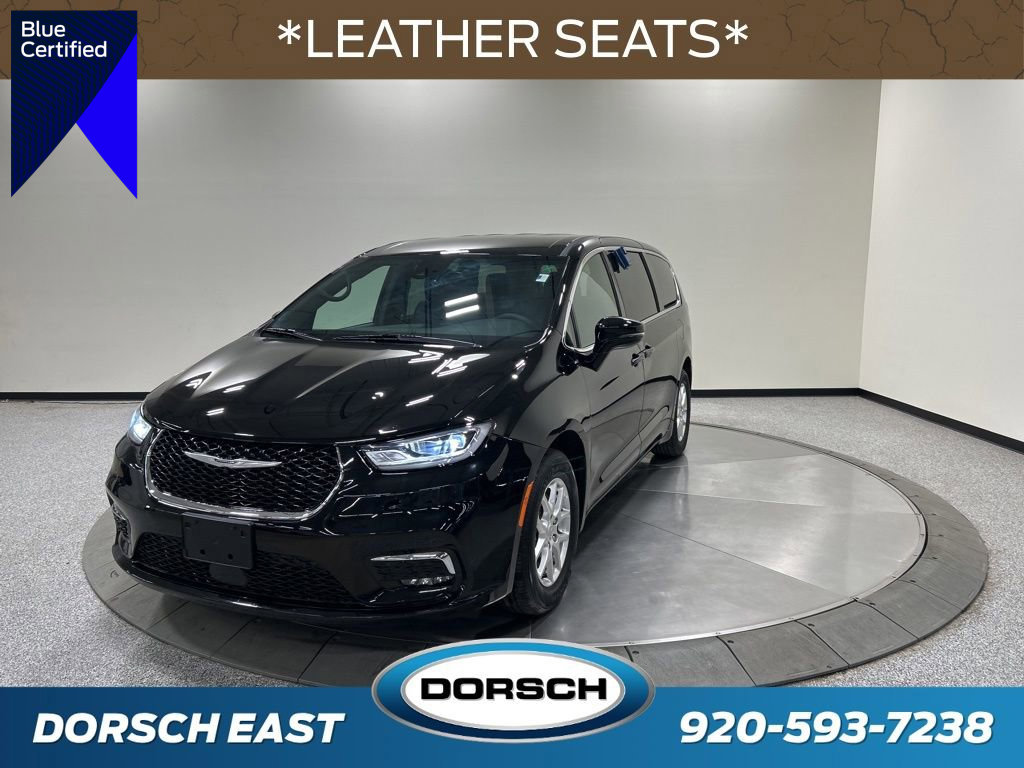 Used 2025 Chrysler Pacifica Select