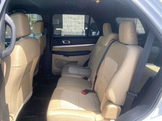 Certified 2017 Ford Explorer FWD image 17