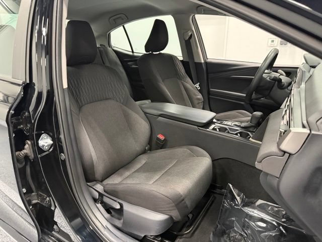 Used 2025 Toyota Camry LE FWD image 35