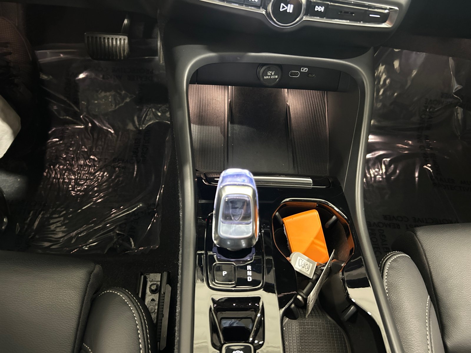 Used 2023 Volvo XC40 B5 Ultimate w/ Protection Package Premier AWD/4WD image 12