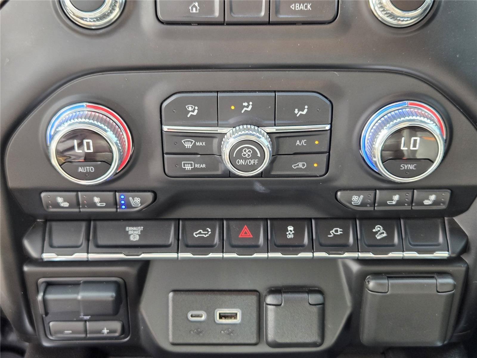 Used 2022 GMC Sierra 3500 AT4 w/ Gooseneck/5TH Wheel Package AWD/4WD image 17