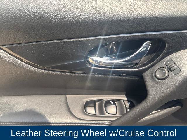 Used 2017 Nissan Rogue SV FWD image 10