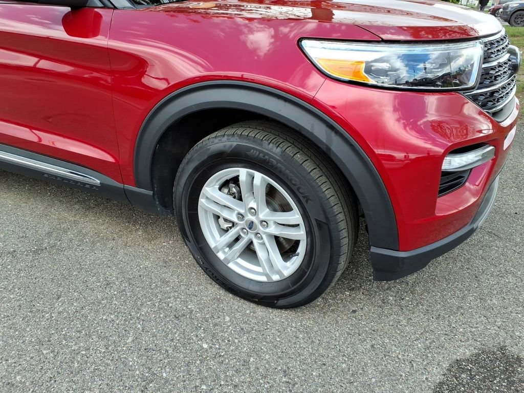 Certified 2023 Ford Explorer XLT w/ Equipment Group 202A AWD/4WD image 5