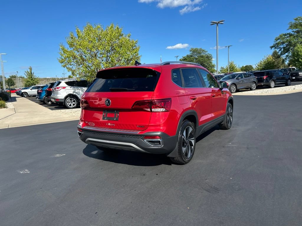Used 2024 Volkswagen Taos SE AWD/4WD image 6