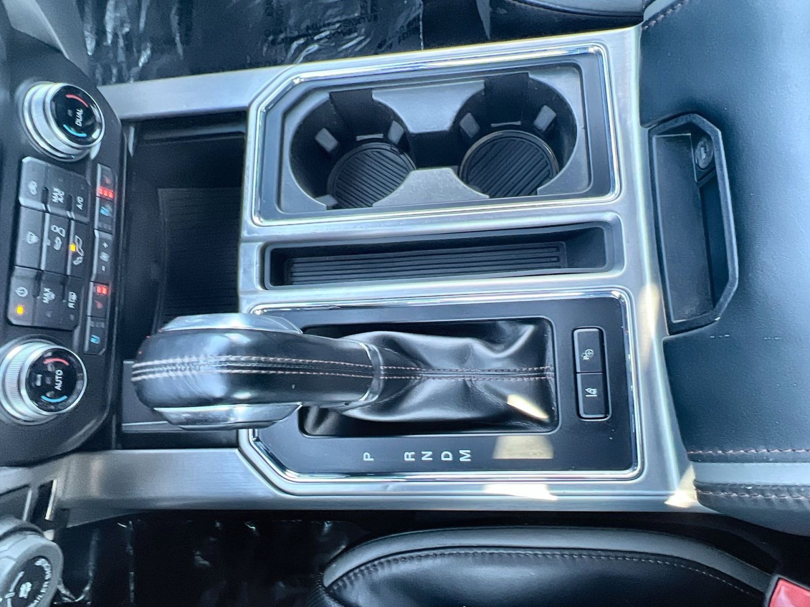 Certified 2018 Ford F150 Platinum w/ Equipment Group 701A Luxury image 22