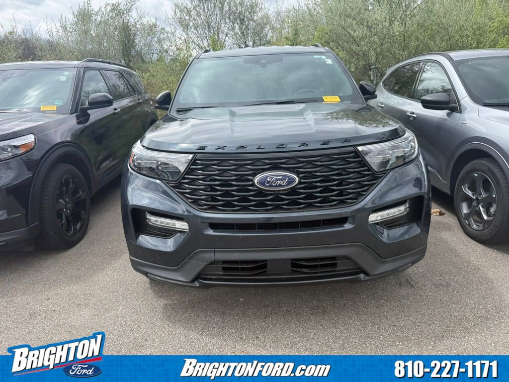 Certified 2023 Ford Explorer ST-Line AWD/4WD image 2