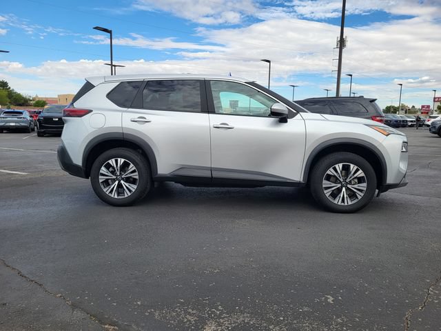 Used 2023 Nissan Rogue SV FWD image 4