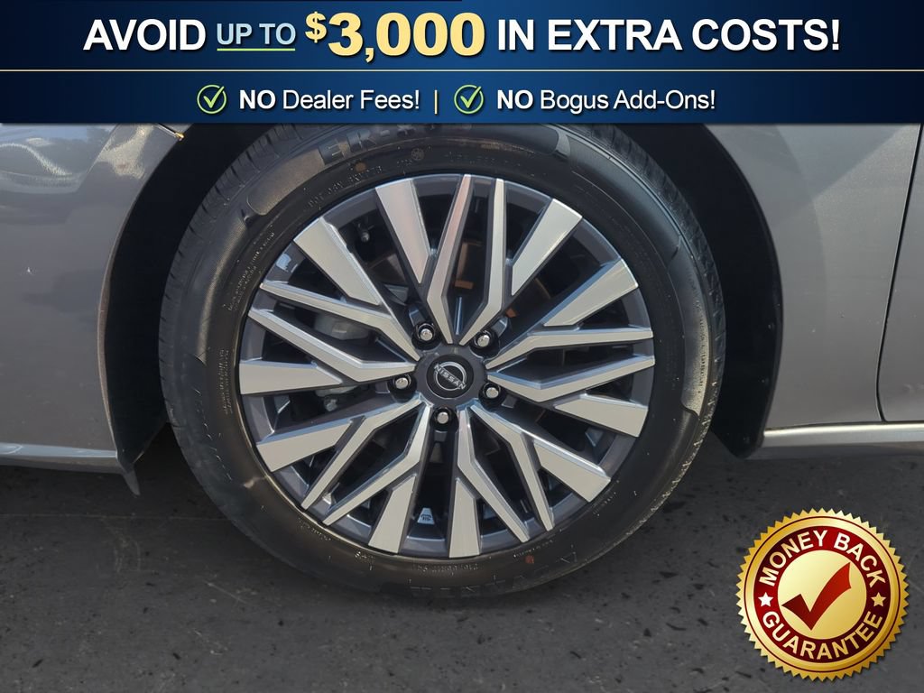 Used 2024 Nissan Altima 2.5 SV FWD image 13