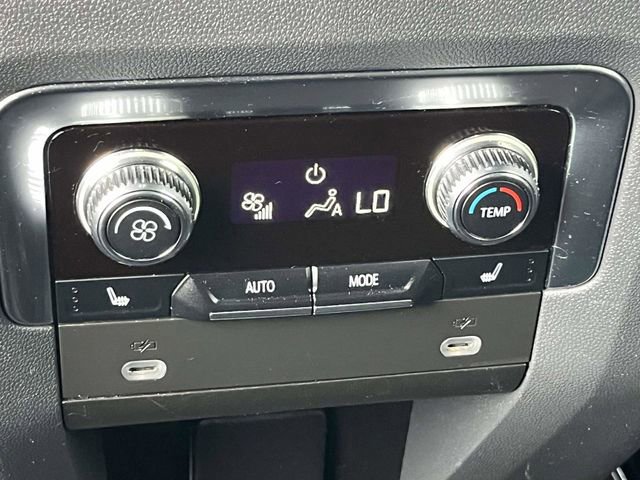 Used 2021 GMC Yukon XL Denali image 10