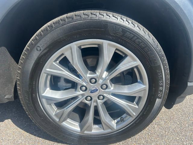 Certified 2023 Ford Explorer XLT w/ Equipment Group 202A AWD/4WD image 9