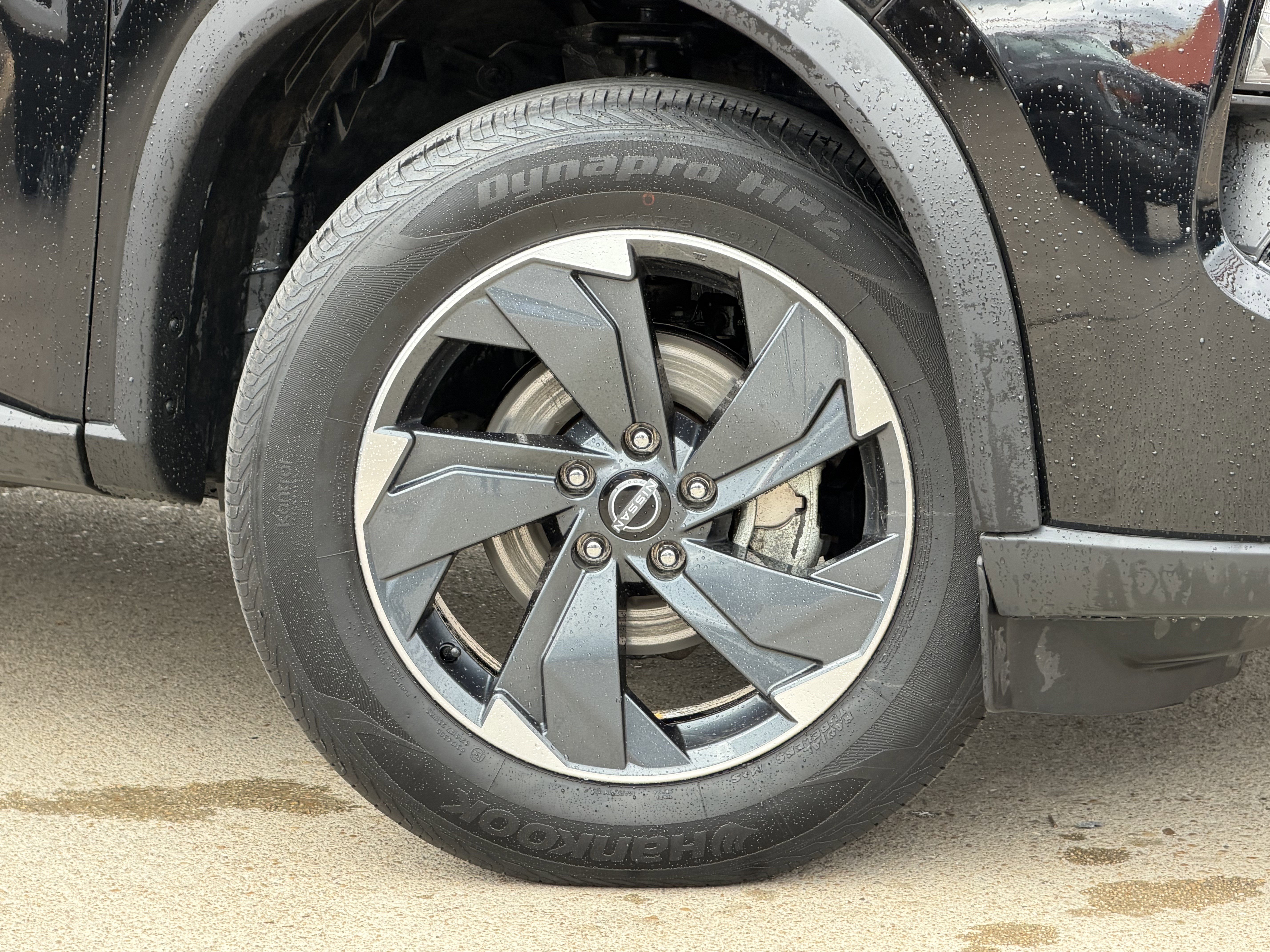 Used 2025 Nissan Rogue SV AWD/4WD image 3