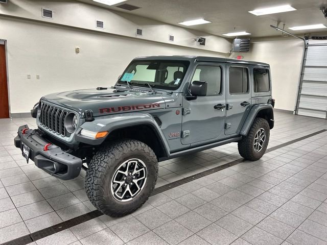 Used 2025 Jeep Wrangler Unlimited Rubicon AWD/4WD image 3