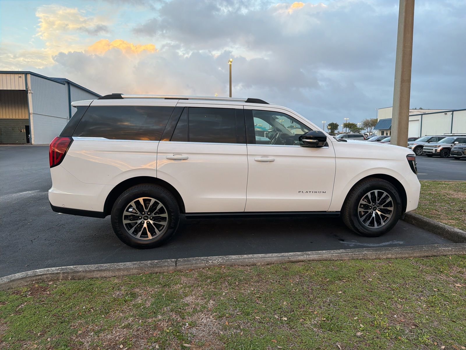 Certified 2025 Ford Expedition Platinum image 5