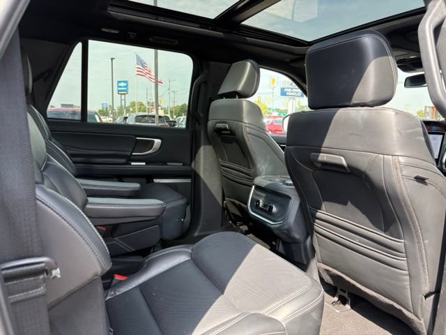 Certified 2025 Ford Expedition Max Platinum w/ Stealth Appearance Package AWD/4WD image 14