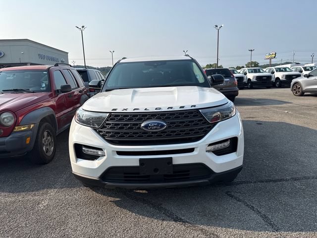 Certified 2024 Ford Explorer XLT w/ Equipment Group 202A AWD/4WD image 8
