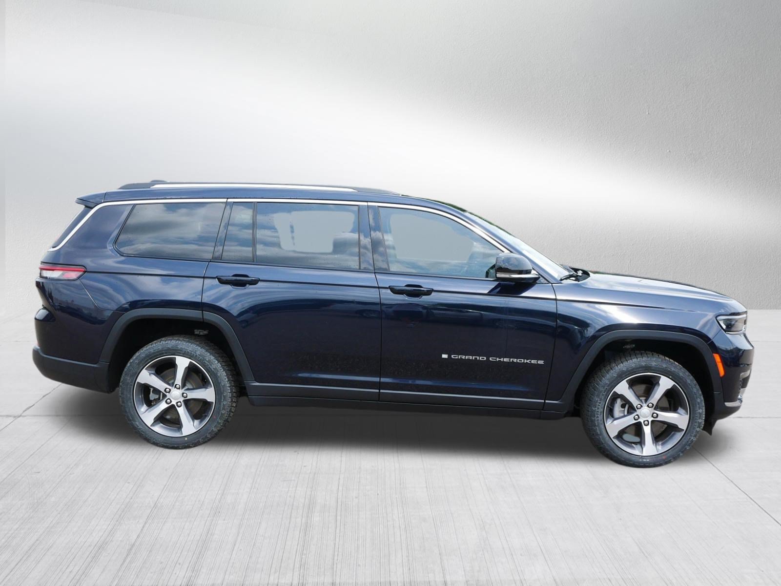 Used 2023 Jeep Grand Cherokee L Limited AWD/4WD image 8