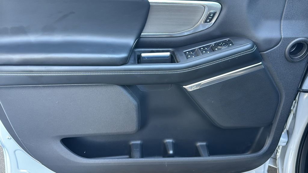 Certified 2025 Ford Expedition Platinum image 19