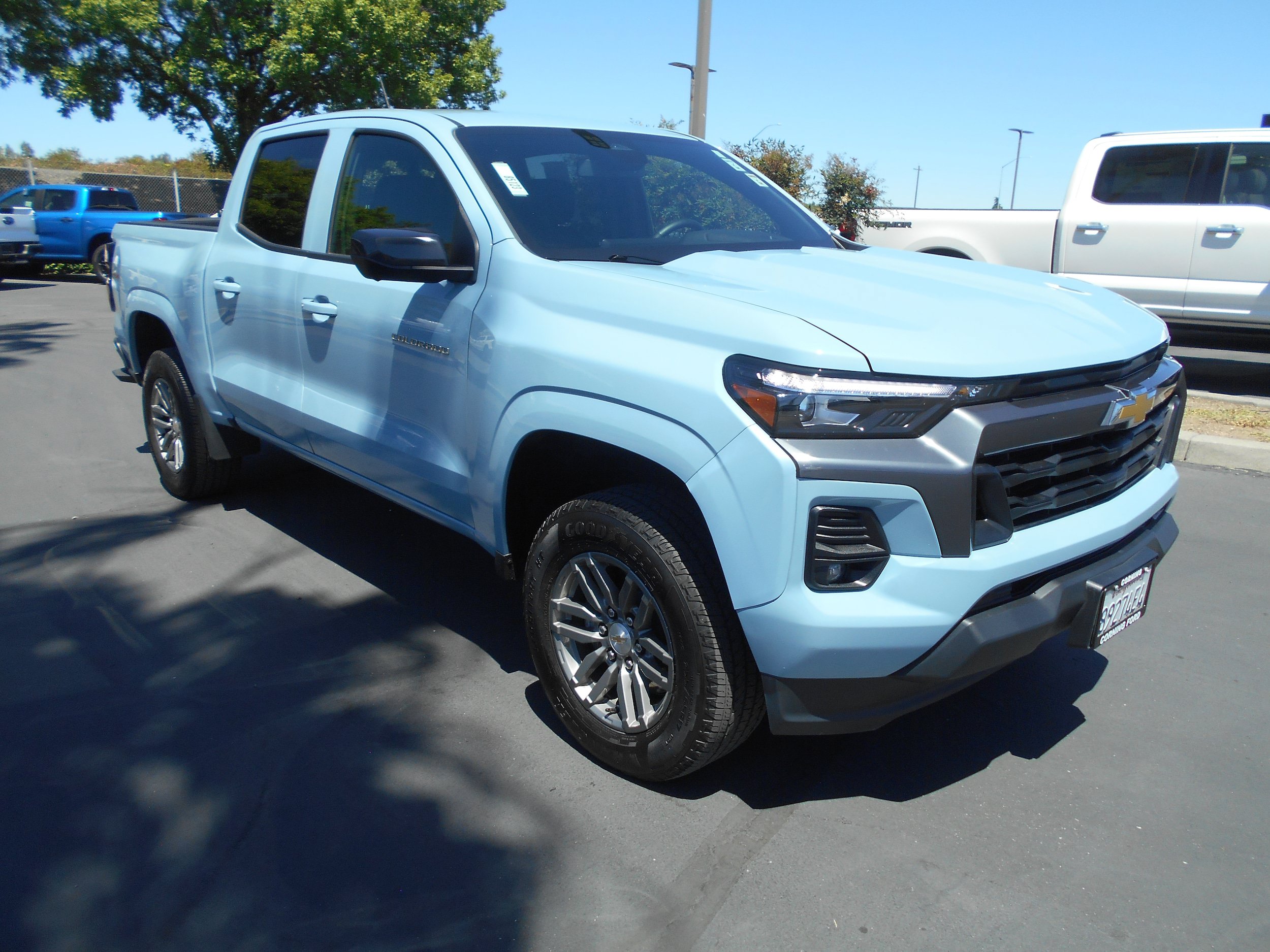 Used 2025 Chevrolet Colorado LT w/ LT Convenience Package AWD/4WD image 3