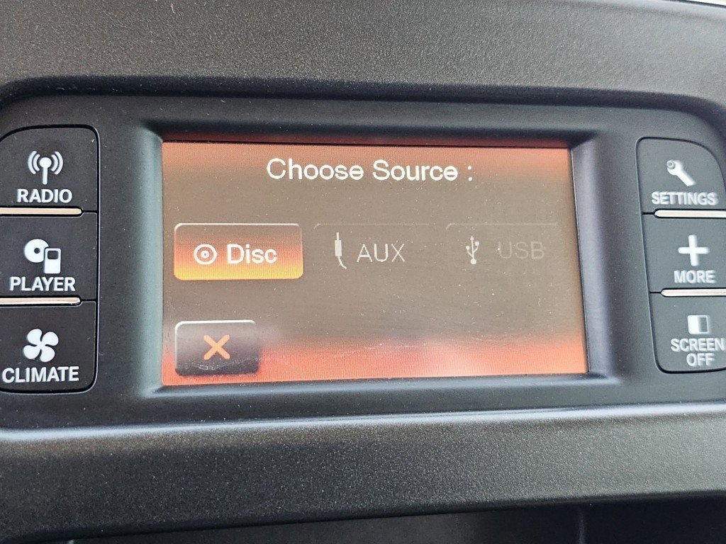 Used 2017 Dodge Journey SE w/ Flexible Seating Group FWD image 14