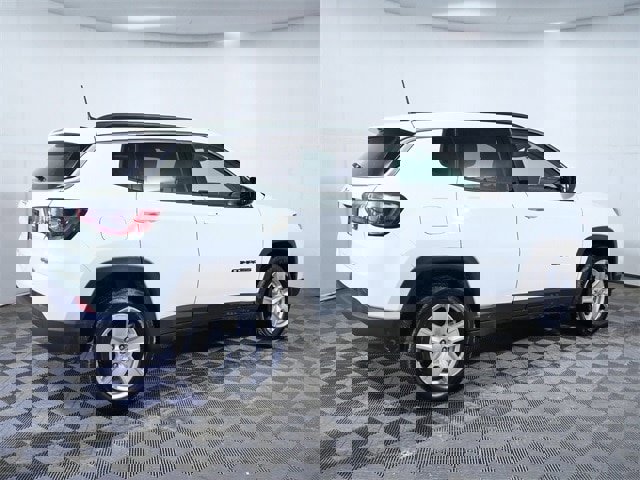 Used 2022 Jeep Compass Latitude w/ Convenience Group image 4