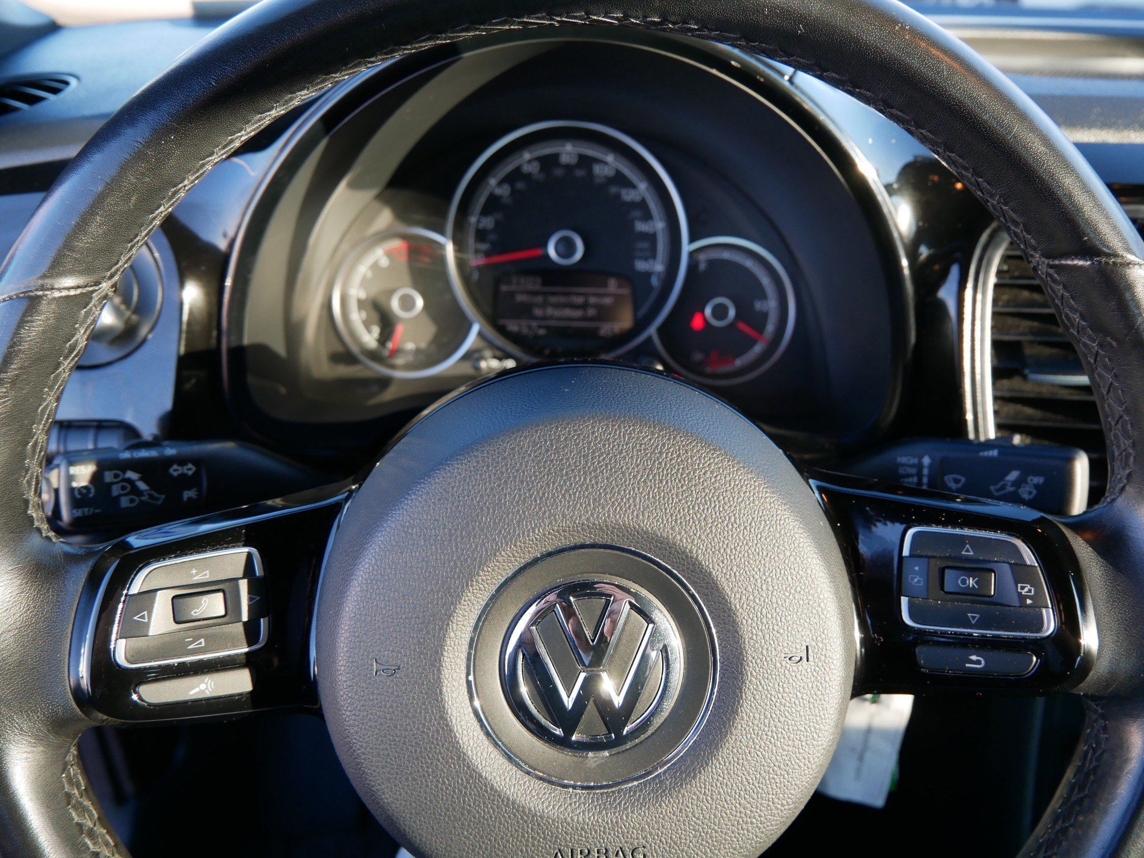 Used 2019 Volkswagen Beetle 2.0T Final Edition SEL image 25