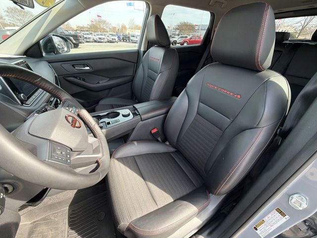 Used 2025 Nissan Rogue SV AWD/4WD image 12