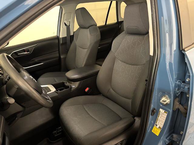 Used 2023 Toyota RAV4 AWD Hybrid image 17