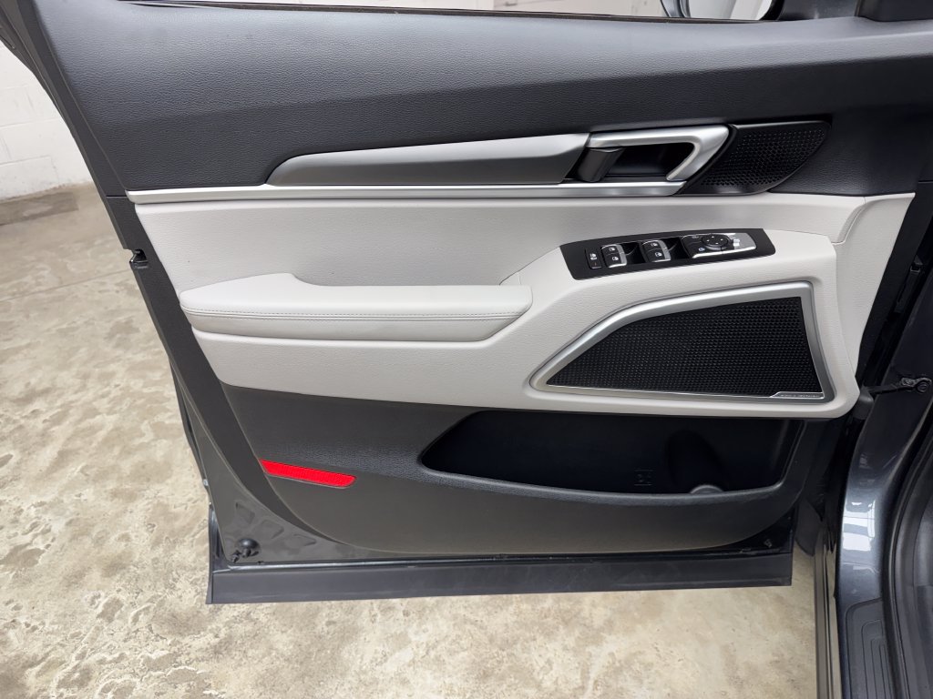 Used 2020 Kia Telluride S w/ S 8 Passenger Seating Package FWD image 10