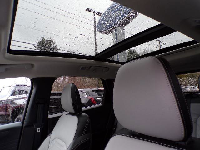 Certified 2023 Ford Escape Platinum w/ Premium Technology Package image 18