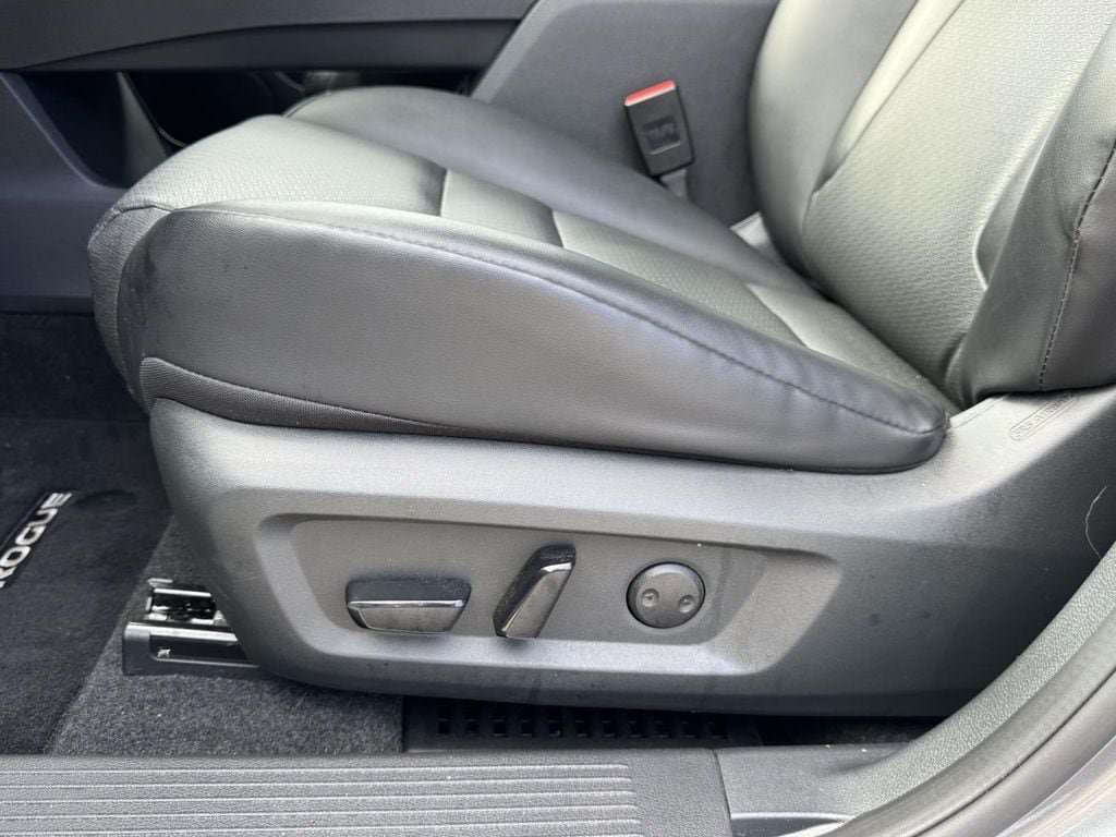 Used 2023 Nissan Rogue SV w/ SV Premium B Package AWD/4WD image 19