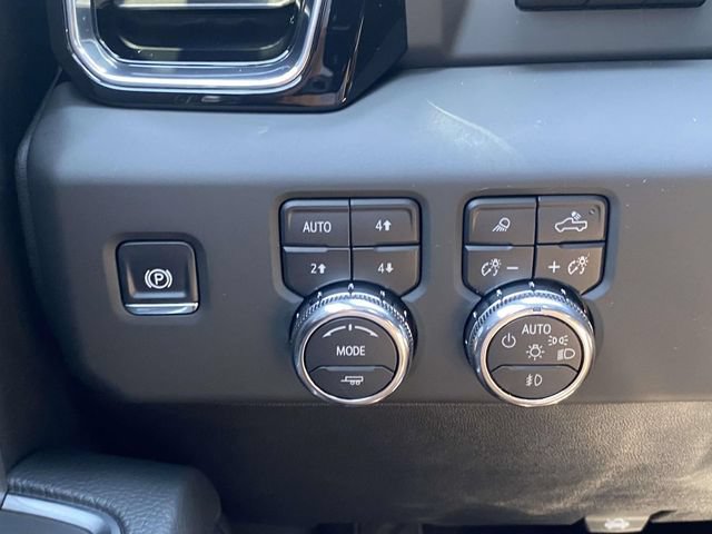 Used 2025 GMC Sierra 2500 Denali w/ Denali Reserve Package AWD/4WD image 19