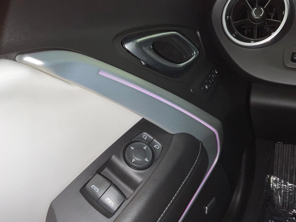 Used 2020 Chevrolet Camaro LT RWD image 19