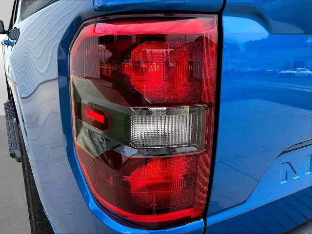 Certified 2025 Ford Maverick Lobo AWD/4WD image 24