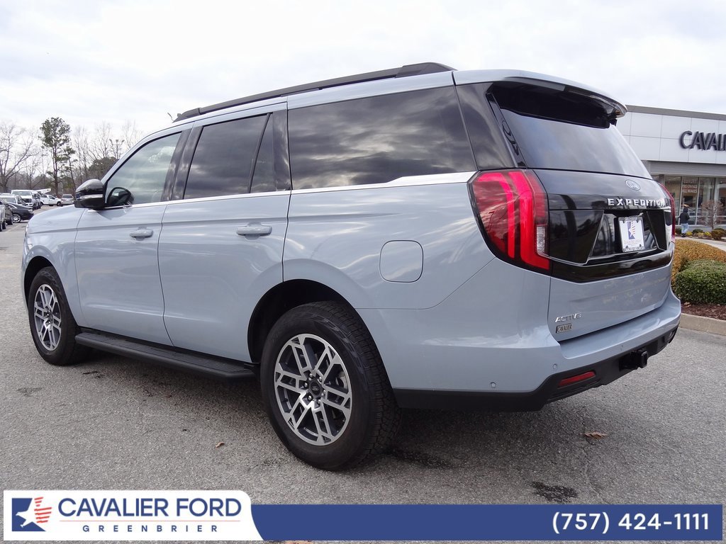 Certified 2025 Ford Expedition Active image 3