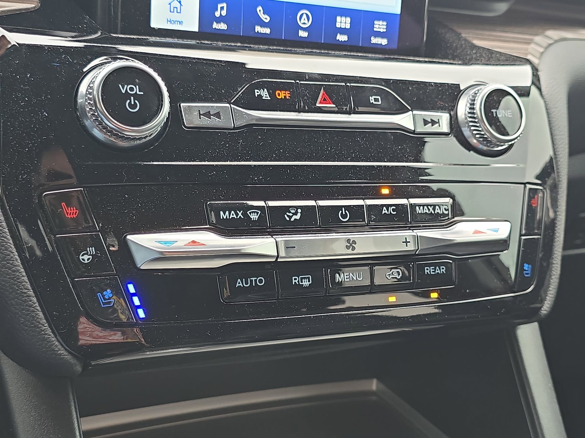 Certified 2023 Ford Explorer Limited w/ Limited Technology Package RWD image 19