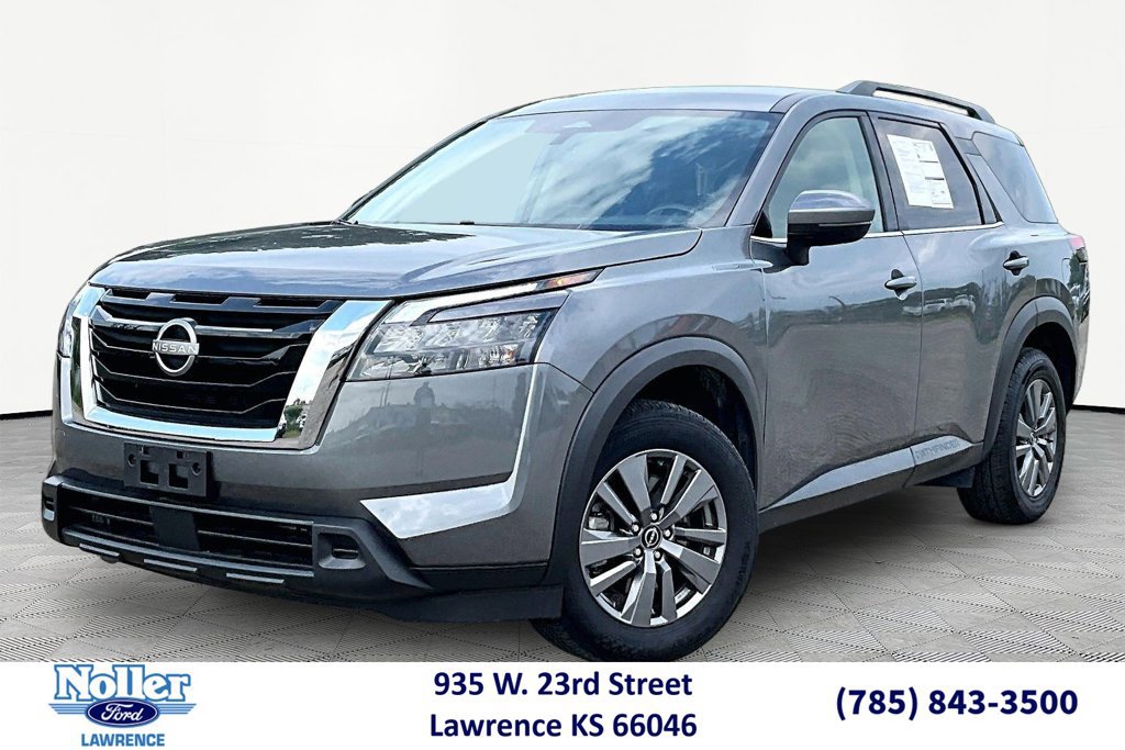 Used 2025 Nissan Pathfinder SV AWD/4WD image 1