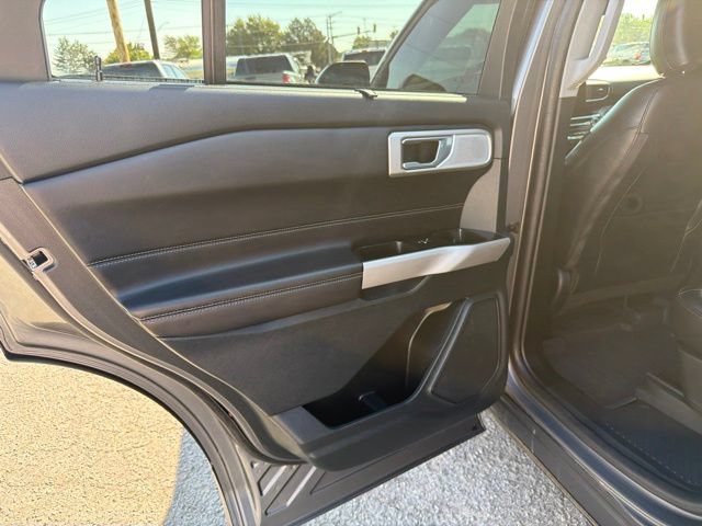 Certified 2023 Ford Explorer Limited w/ Limited Technology Package RWD image 19