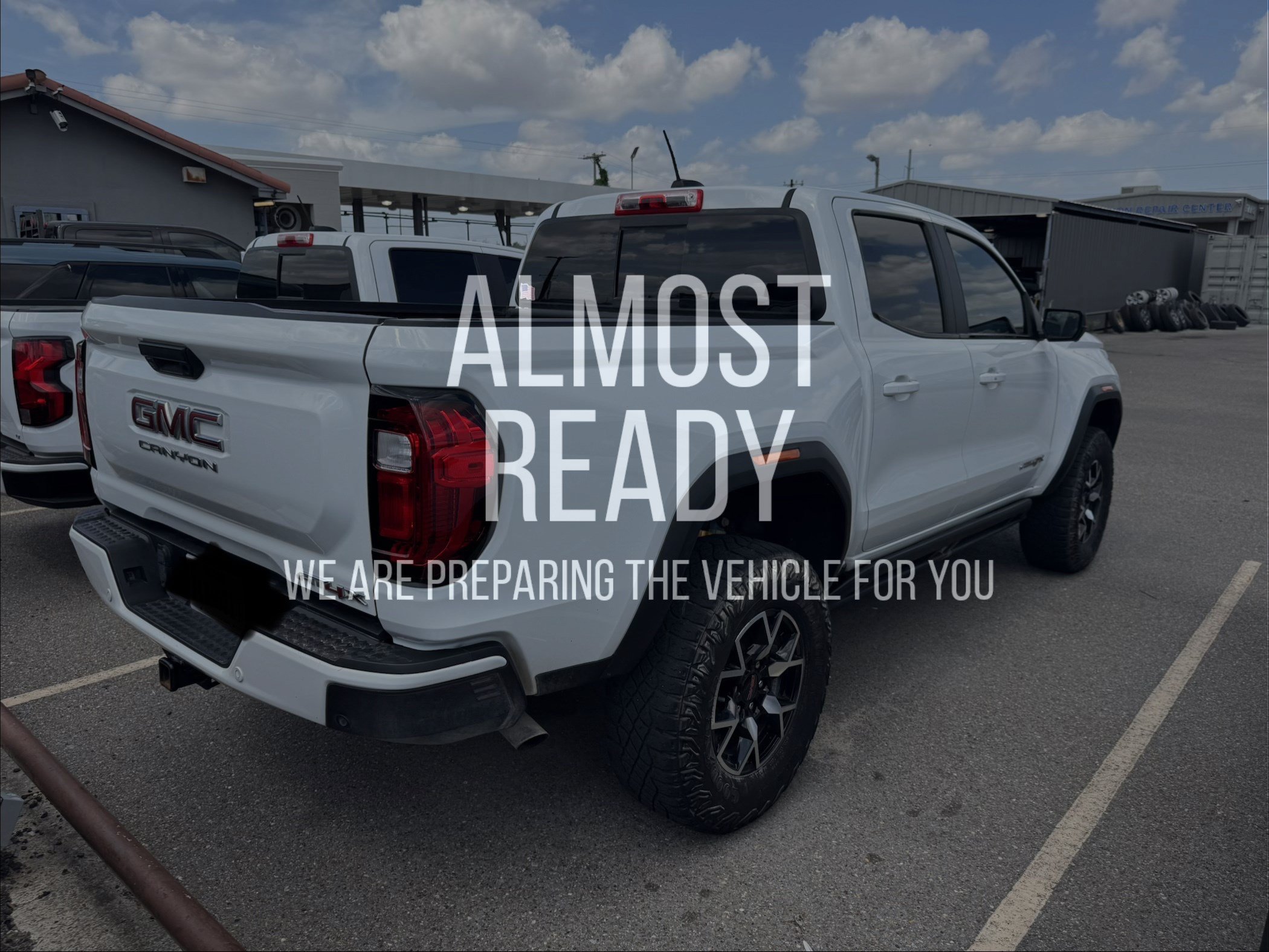 Used 2023 GMC Canyon AT4X AWD/4WD image 4