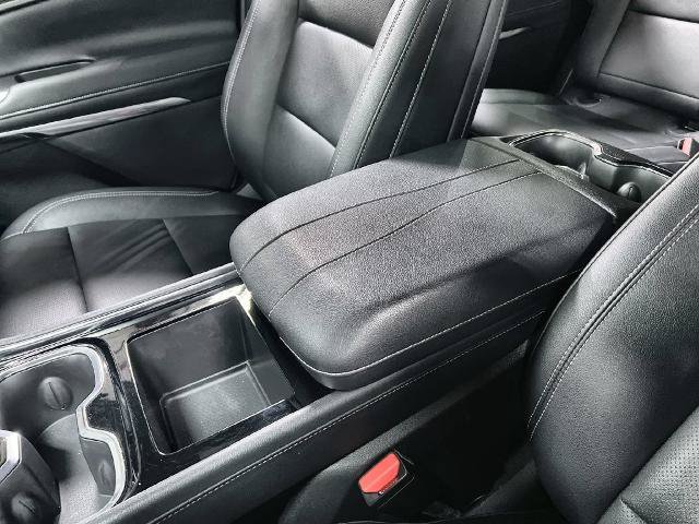 Used 2025 Chevrolet Traverse LT FWD image 36