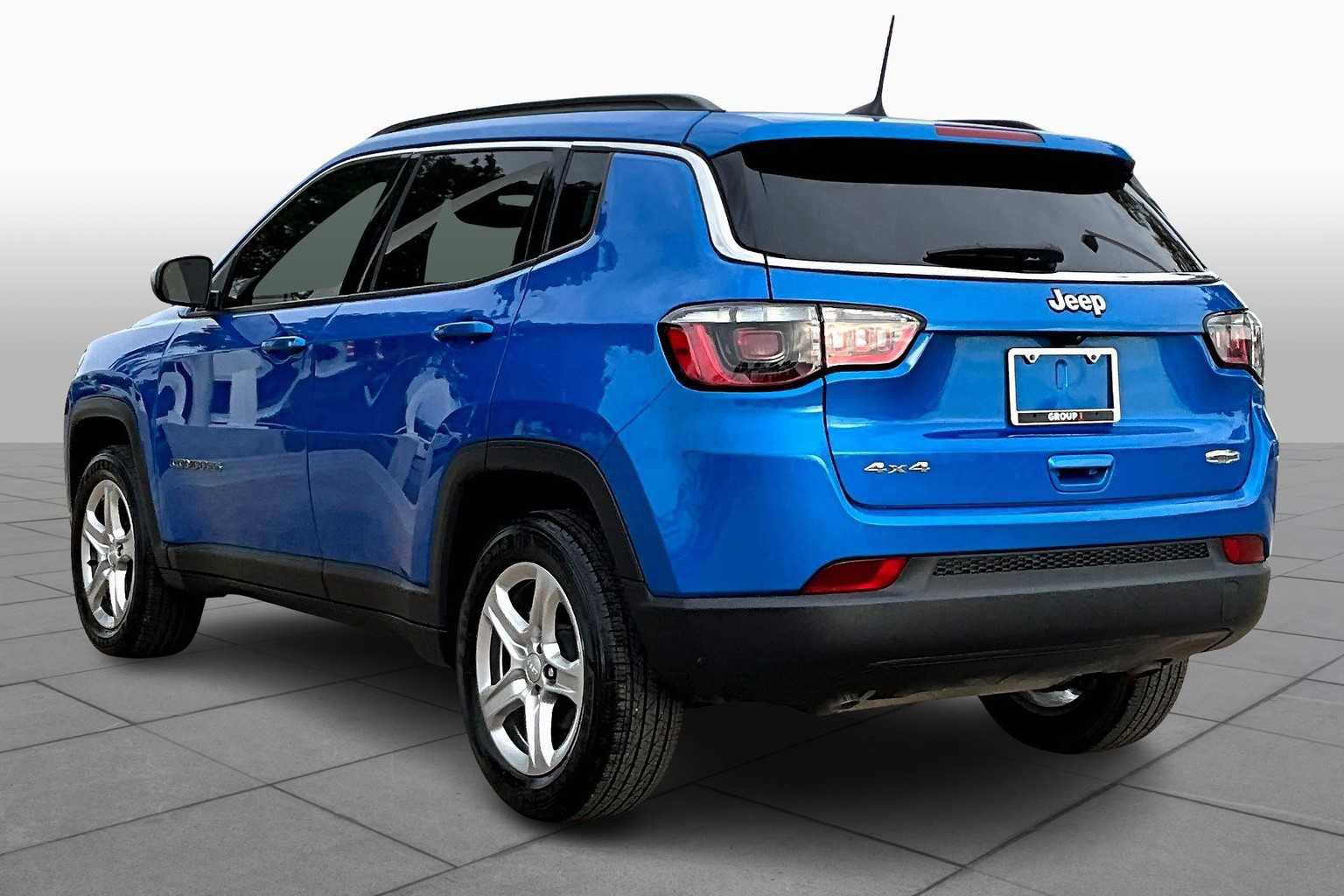 Used 2024 Jeep Compass Latitude w/ Convenience Group image 4