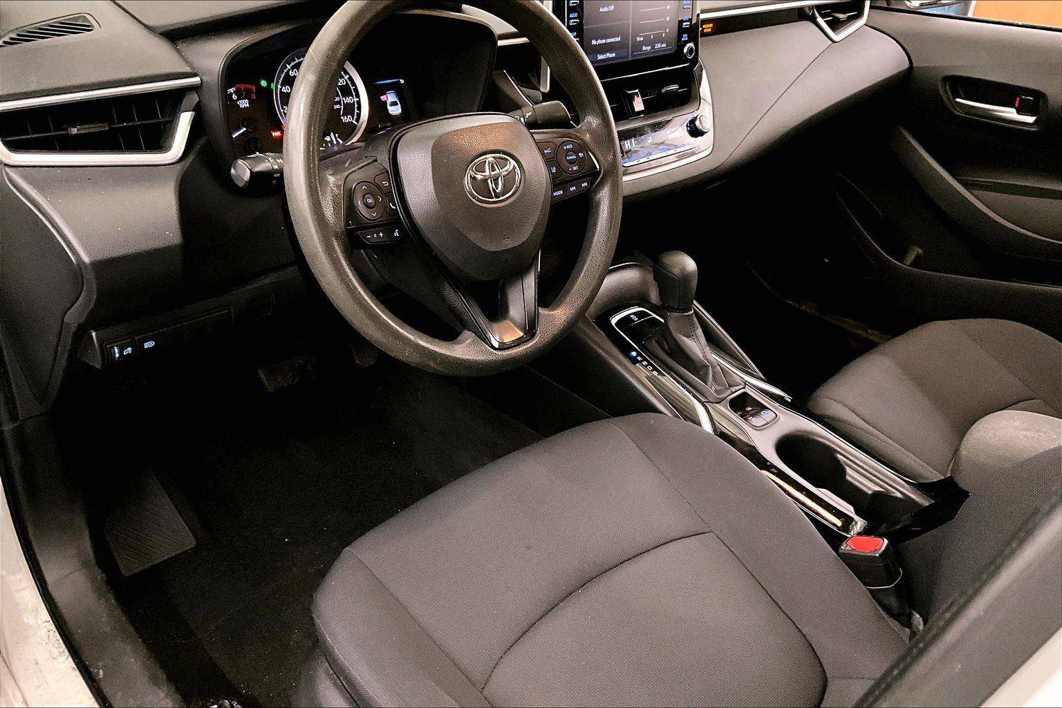 Used 2020 Toyota Corolla LE image 12