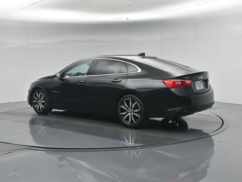 Used 2017 Chevrolet Malibu LT w/ Leather Package FWD image 7