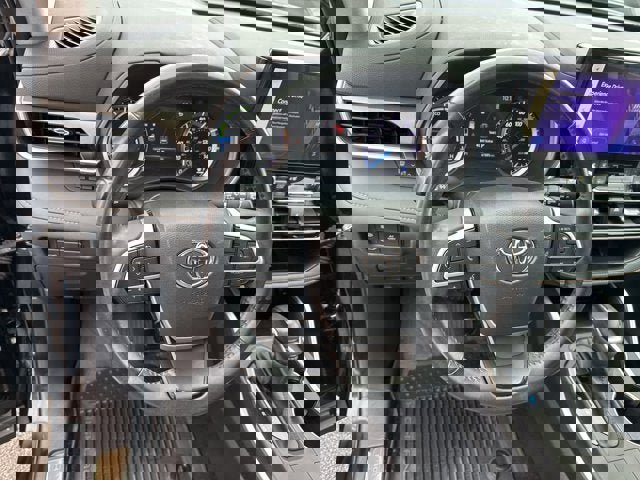 Used 2023 Toyota Highlander Bronze Edition image 14